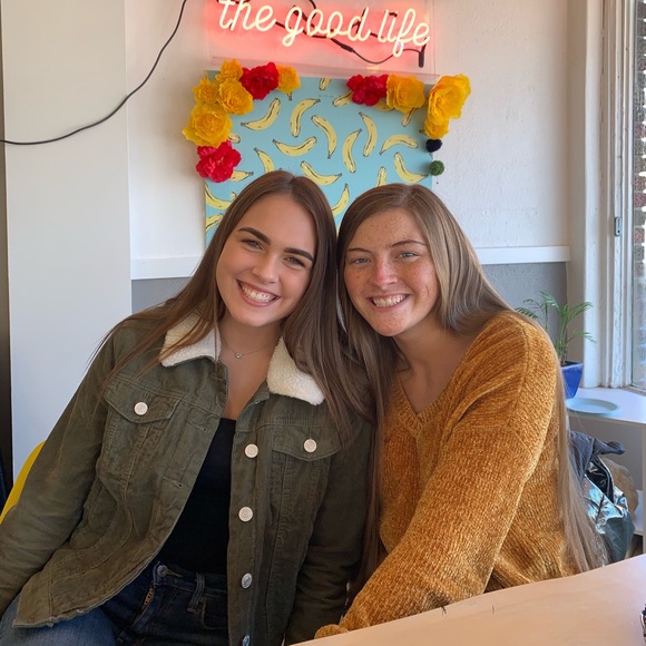 Meet your Posher, Brooke - Picture 1 of 1